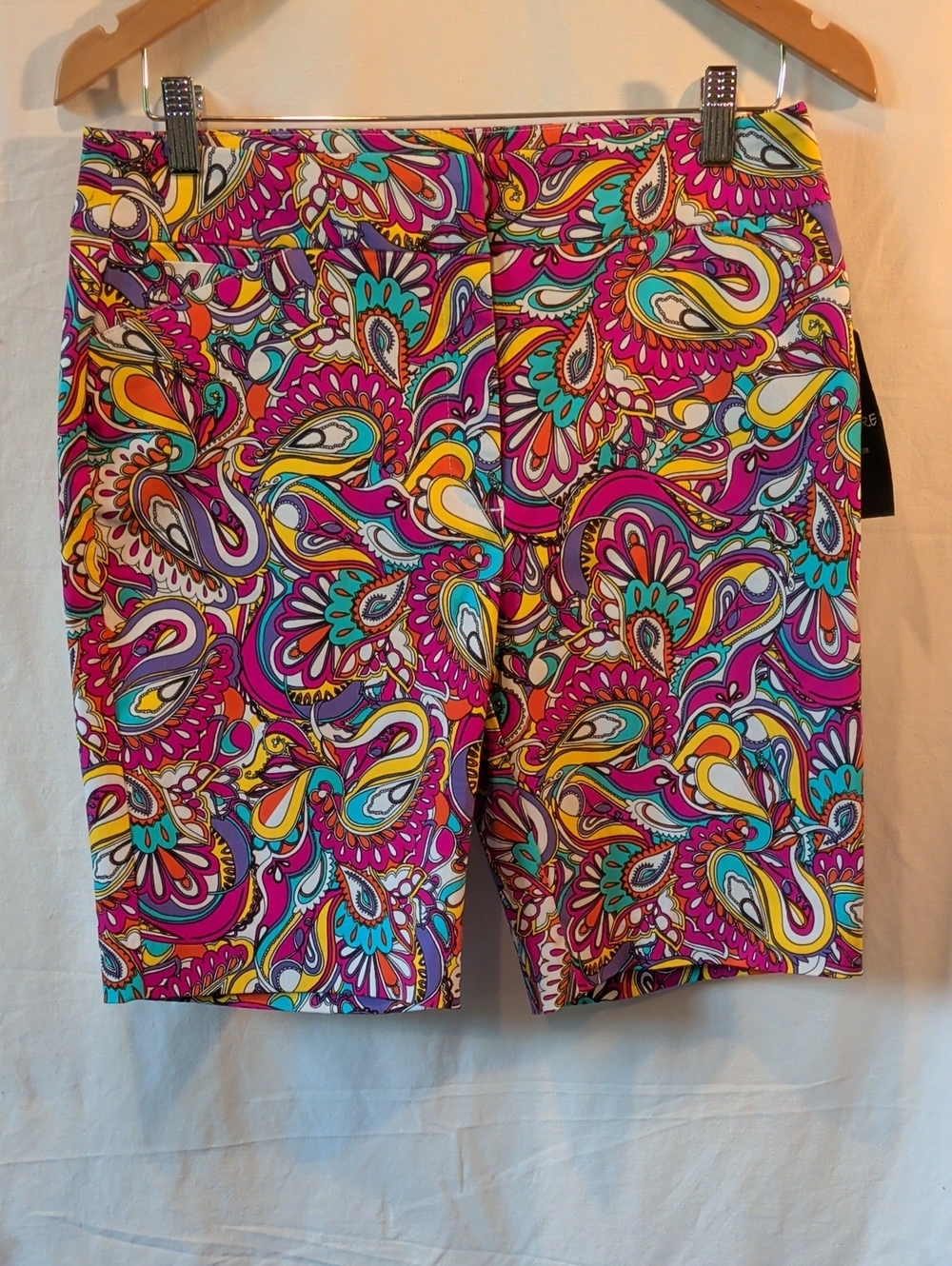 Attyre NWT Pink Multi Paisley Bermuda Shorts